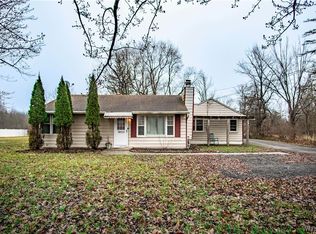 7433 Bear Ridge Rd, North Tonawanda, NY 14120