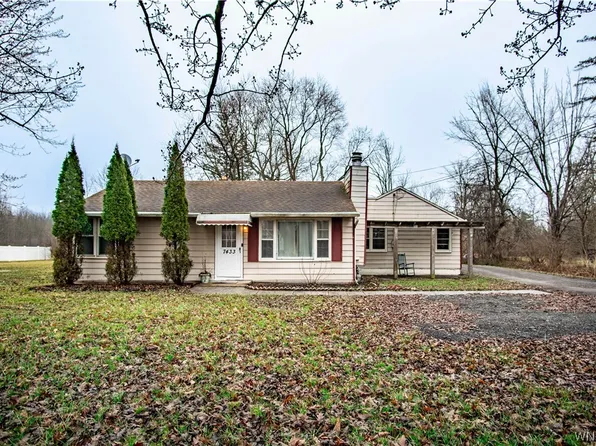7433 Bear Ridge Rd, North Tonawanda, NY 14120