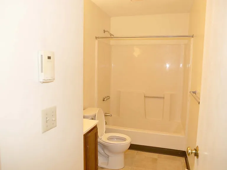 Timber Lake Apartments — Photo 18