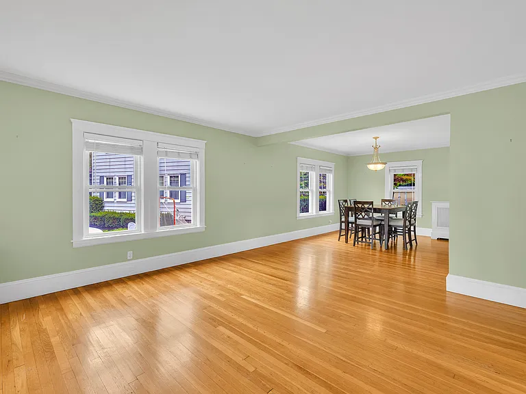 11 Upland Rd — Photo 8