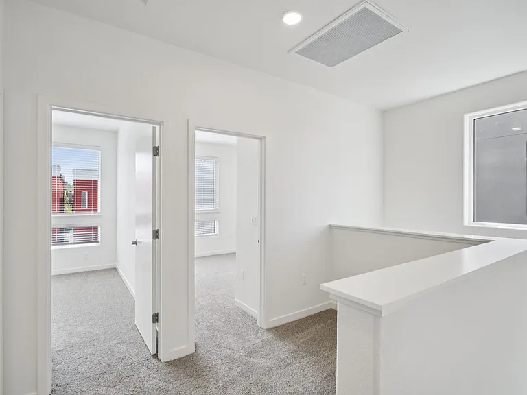 T20 Lofts — Photo 65