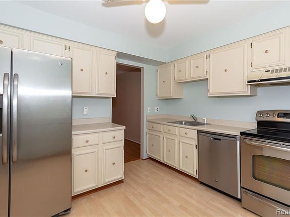 4th image of 5256 Breeze Hill Pl #544