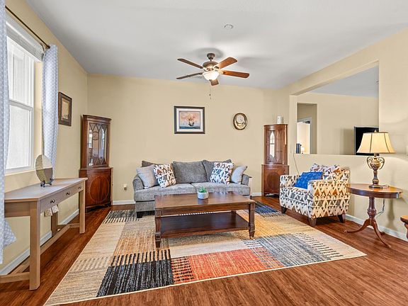 5th image of 890 Heartwood St