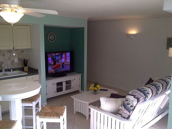5th image of 1209 E New Haven Ave APT 204