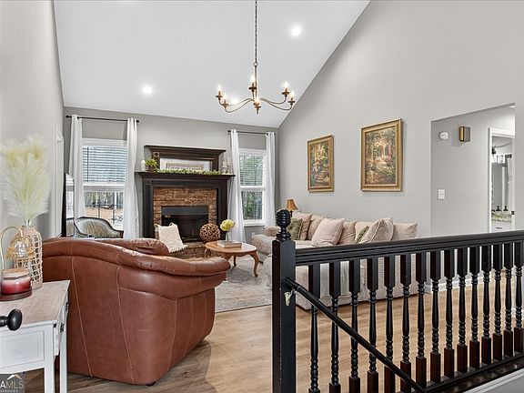 4th image of 591 Cartersville St