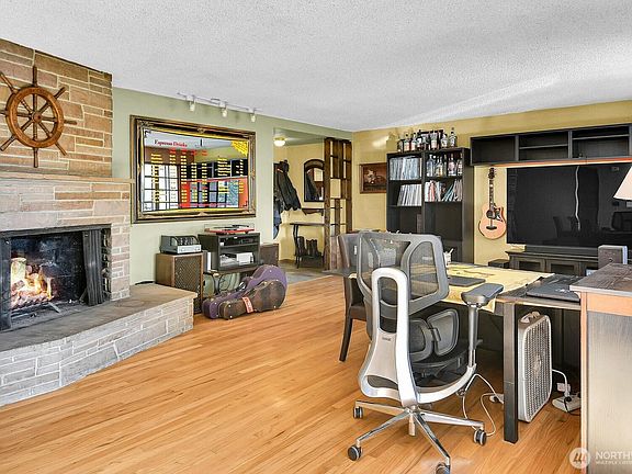 5th image of 5309 47th Avenue SW