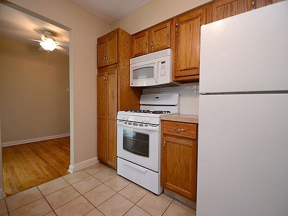 5th image of 2515 S 80th Ave