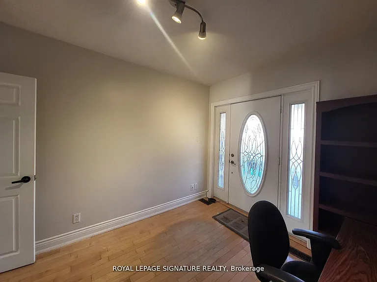 33 Athlone Rd #MAIN FL — Photo 20