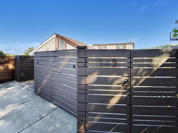 4th image of 343 Durant Way