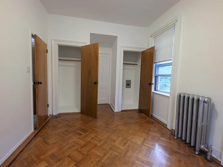 85-04 Parklane S #3 — Photo 13