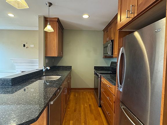 5th image of 36 Bradford St #3