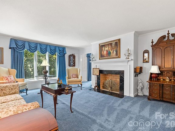 4th image of 600 Fairway Dr