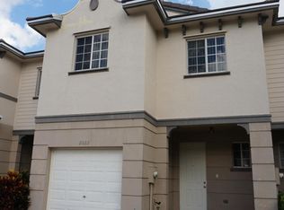 2022 Freeport Ln, Riviera Beach, FL 33404