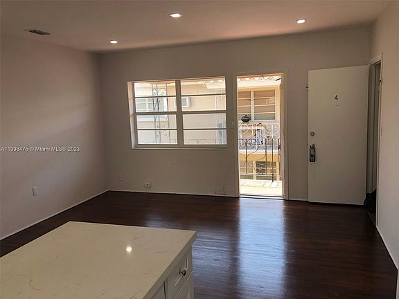 3rd image of 110 Zamora Ave #4