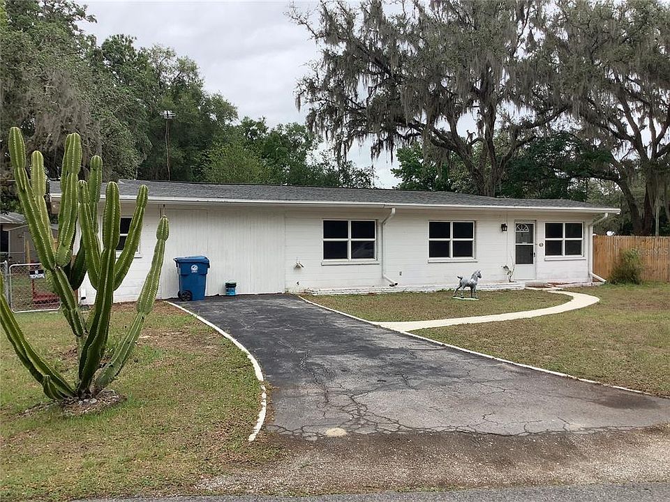 1st image of 33405 Pleasant Ln