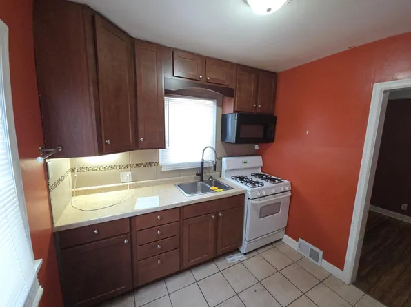 1041 6th St E, Saint Paul, MN 55106