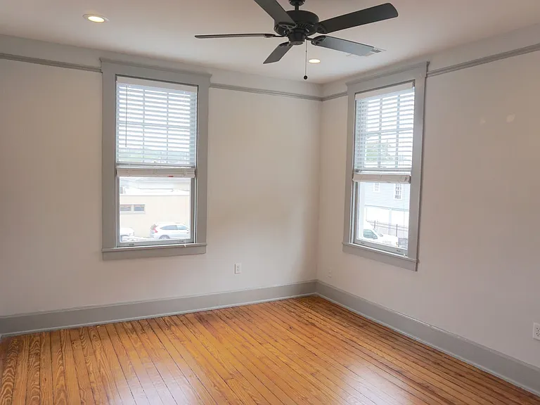 2411 Habersham Melrose — Photo 10