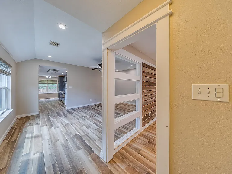 2515 Cypress Island Dr — Photo 7