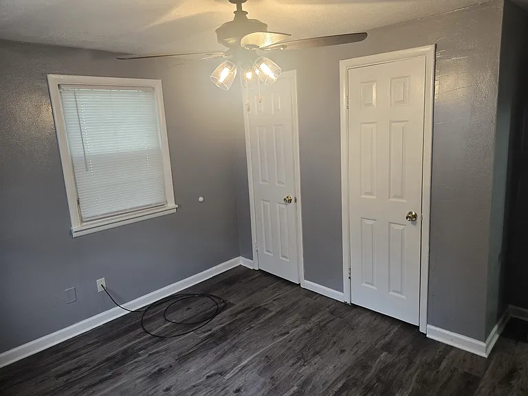 527 Harrison St — Photo 12