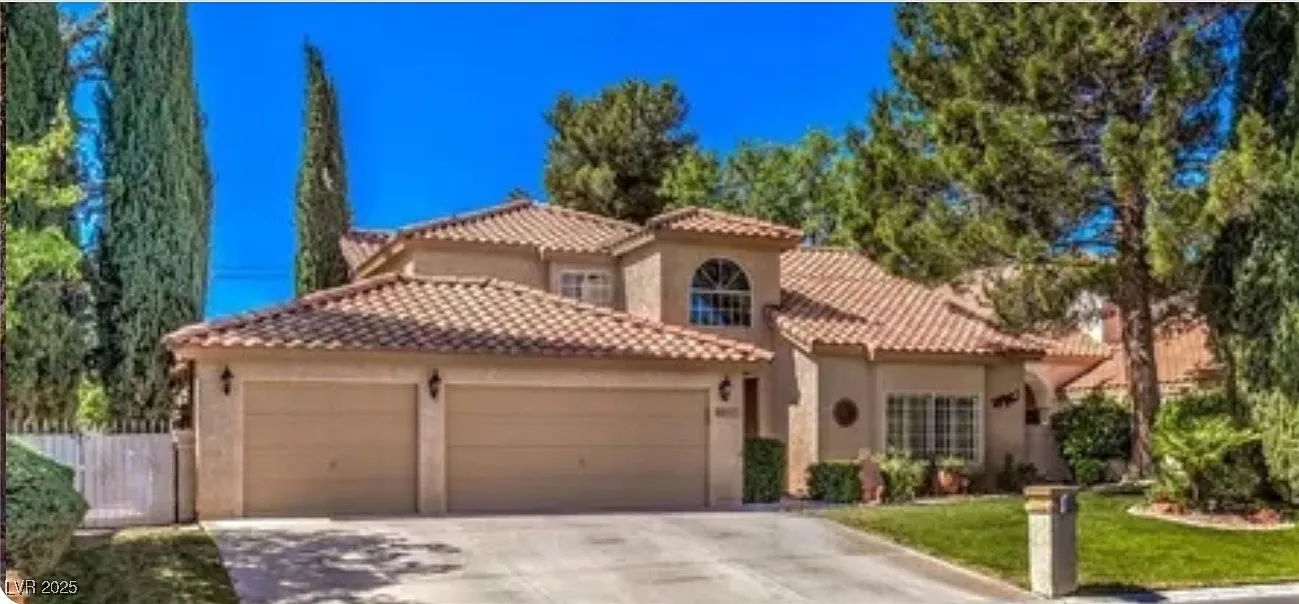 3 bed, 2.5 bath, 2794 sqft, $3,100 — Photo 1