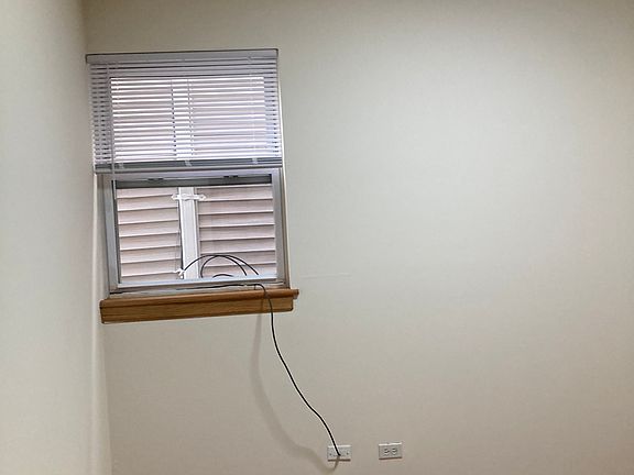 3rd image of 1247 W Erie St APT 2