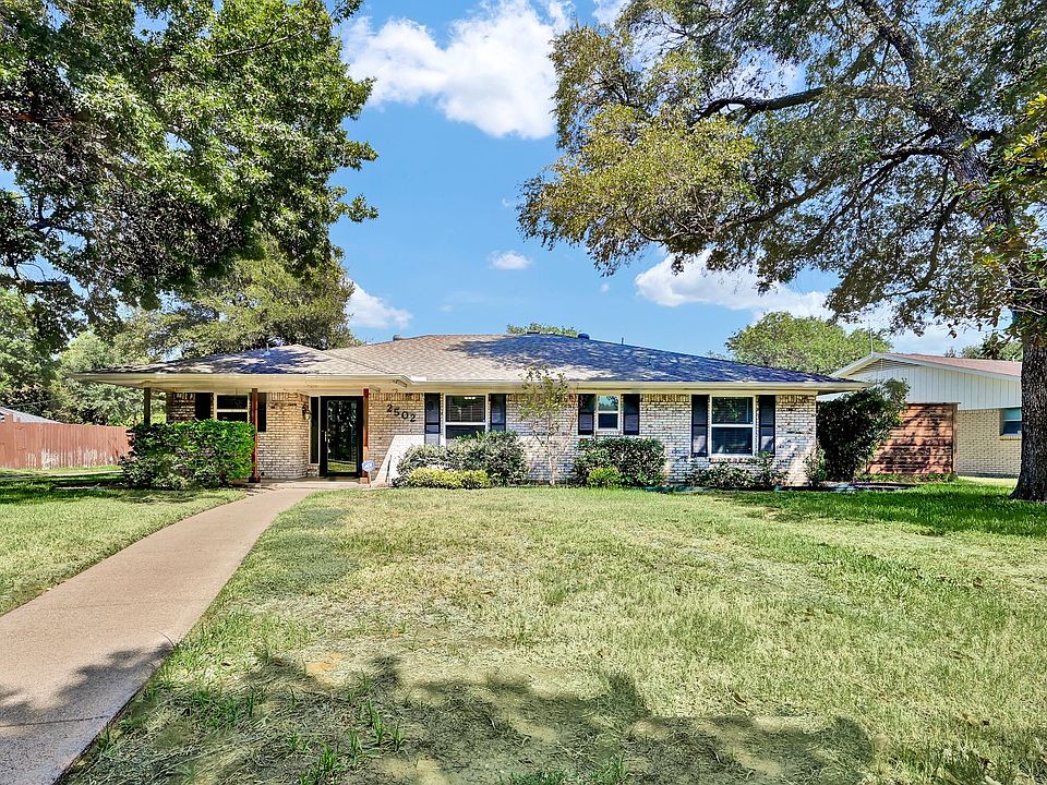 1st image of 2502 Ingleside Dr