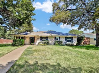 2502 Ingleside Dr, Grand Prairie, TX 75050