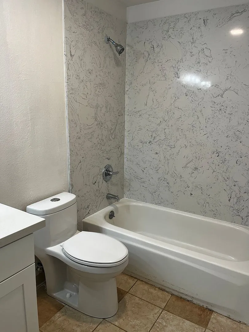 Parkwood Apartments — Photo 2