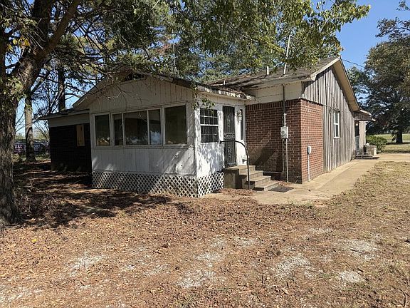 3rd image of 301 Law 511 Rd