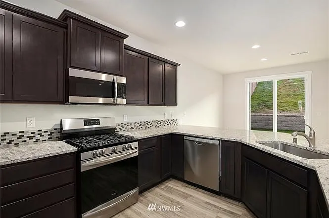 2730 Saga Ct NE — Photo 20