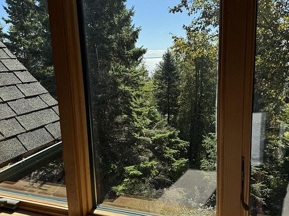 4th image of 2472 Cliff View Cr