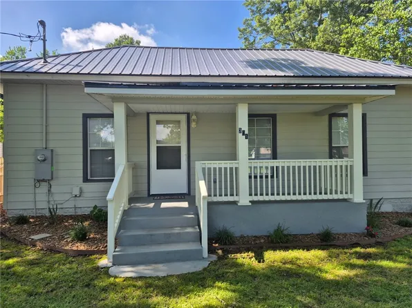 301 Dallas St SE, Gravette, AR 72736