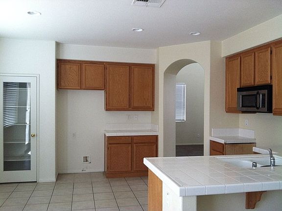 4th image of 14970 Strawberry Ln