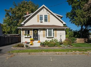 18 Gagne St, Chicopee, MA 01013