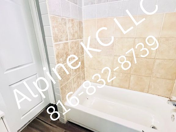 5th image of 2633 Quincy St