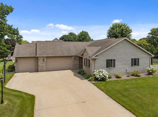 W6075 Moonflower Dr, Appleton, WI 54915
