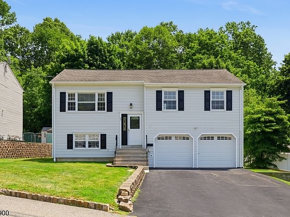 2nd image of 29 Amendola Dr