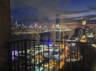 8200 John F Kennedy Blvd E #PENTHOUSE V, North Bergen, NJ 07047