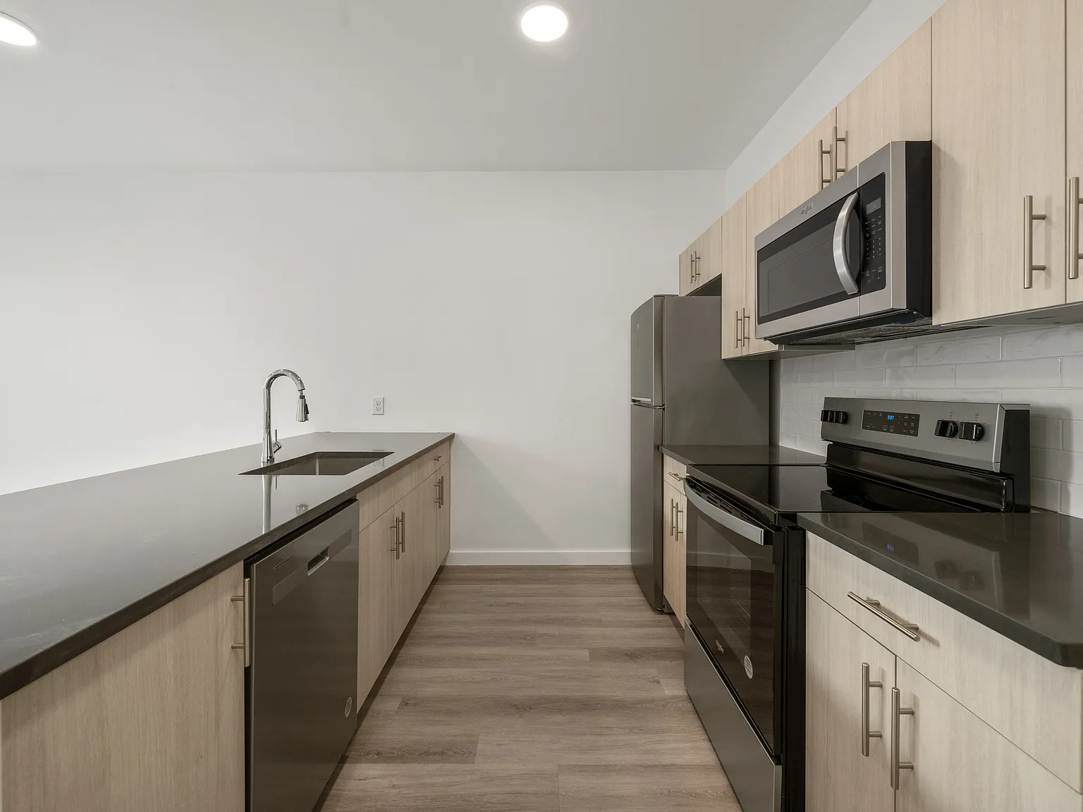 Studio, 500 sqft, $1,875 — Photo 2