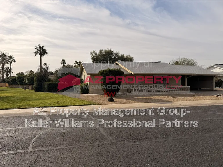 10831 W Deanne Dr — Photo 2