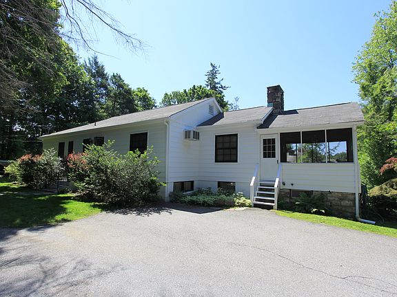 2nd image of 534 N Lake Blvd