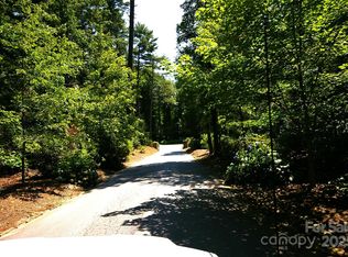 448 Sherwood Dr S, Flat Rock, NC 28731