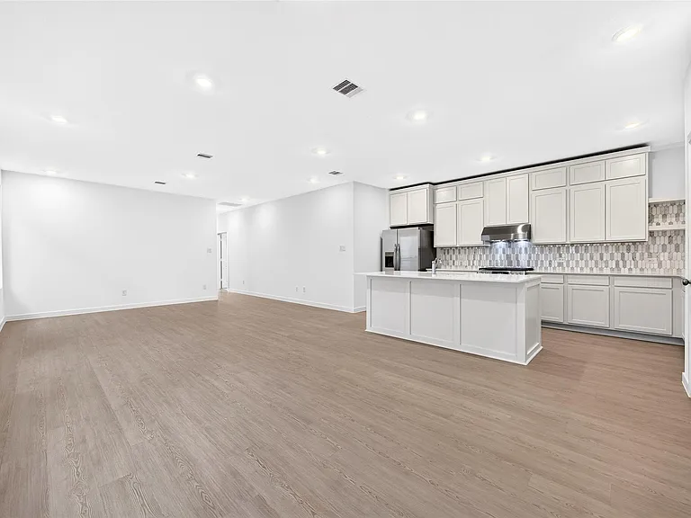 27447 Sunterra Village Dr — Photo 12