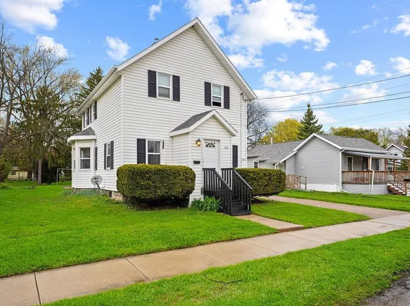 318 Sterling Ave, Oshkosh, WI 54901
