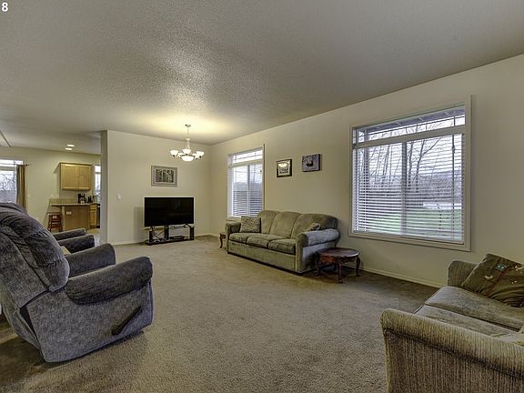 3rd image of 414 Twin Flower Dr S