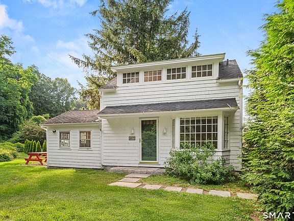 3rd image of 527 Danbury Rd