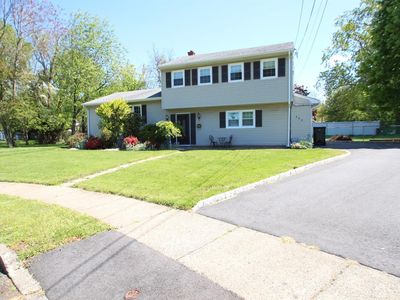 111 Cybowski Ct, South Plainfield, NJ, 07080