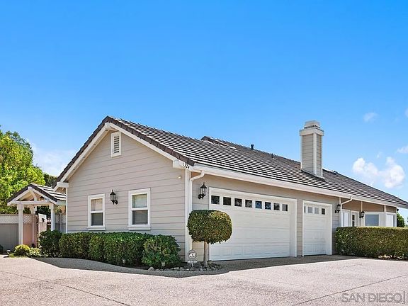 5th image of 1324 Vista Colina Dr