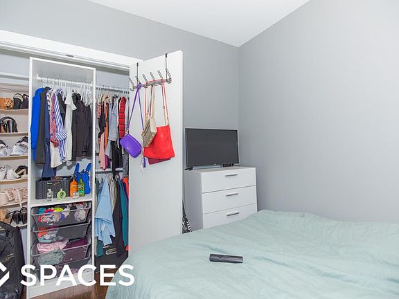 5th image of 1063 W Cornelia Ave #2F