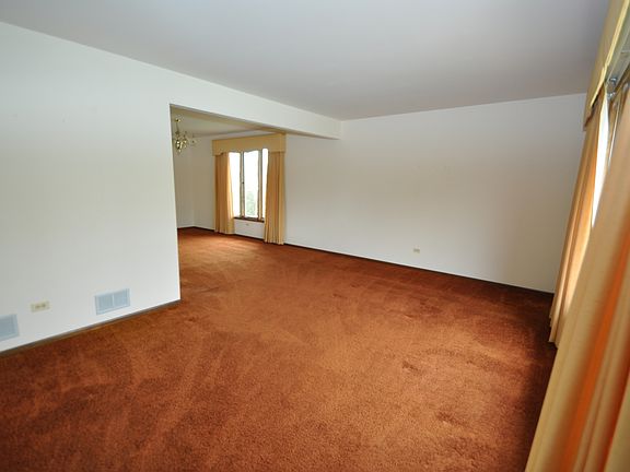 4th image of 16538 Blossom Ln